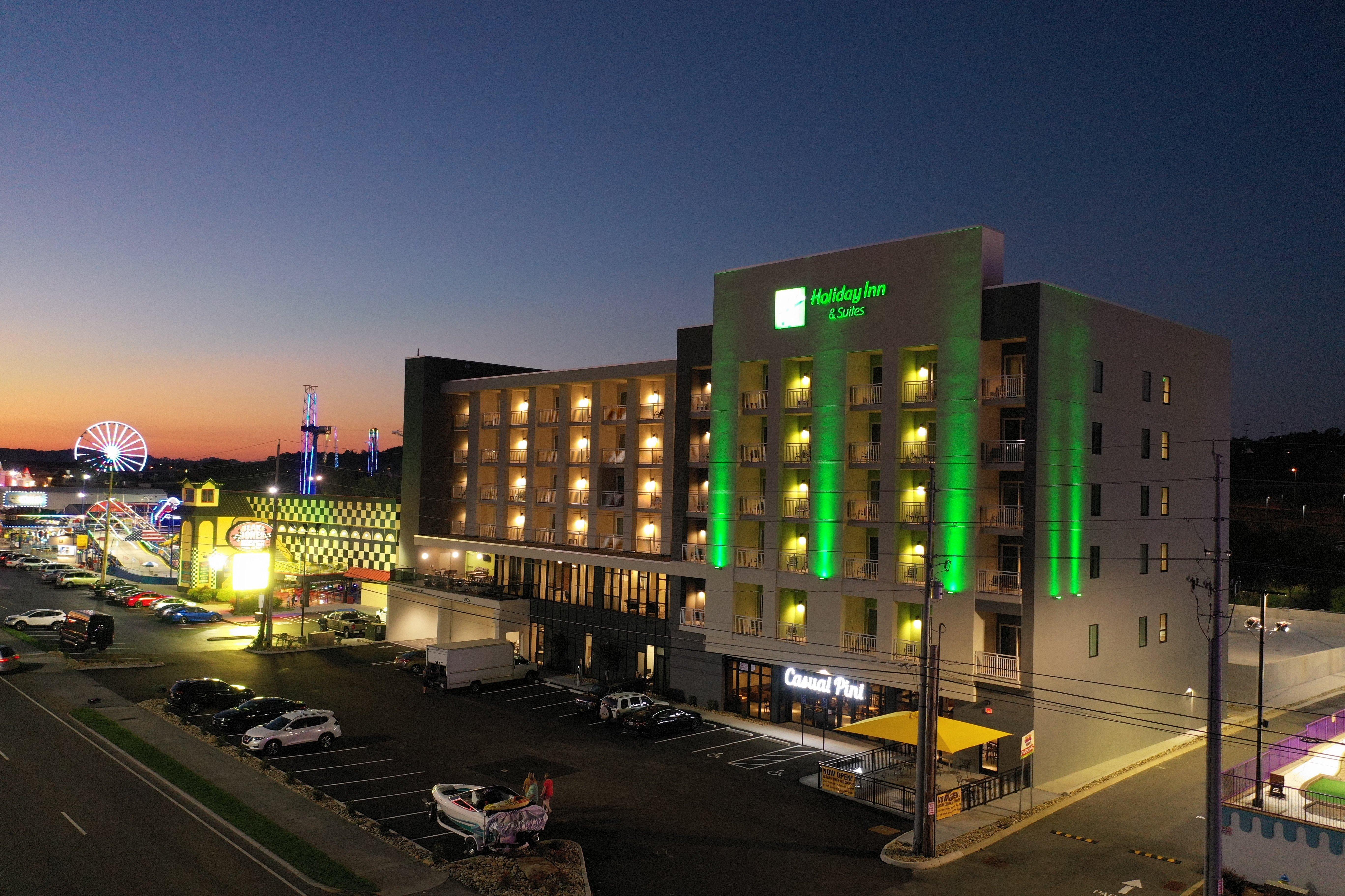 Holiday Inn & Suites Pigeon Forge Convention Center, An Ihg Hotel Exterior photo